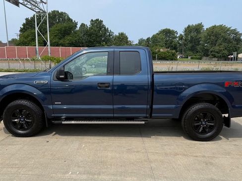 Used 2015 Ford F150 XLT w/ Equipment Group 301A Mid AWD/4WD image 9