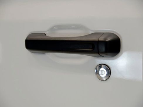 Used 2021 Jeep Wrangler Unlimited Sahara w/ Cold Weather Group image 13