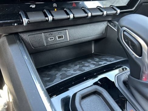 New 2026 GMC Canyon Elevation w/ Convenience Package RWD image 32