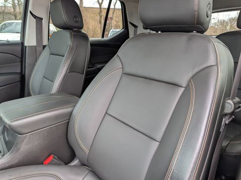 Used 2021 Chevrolet Traverse RS image 24