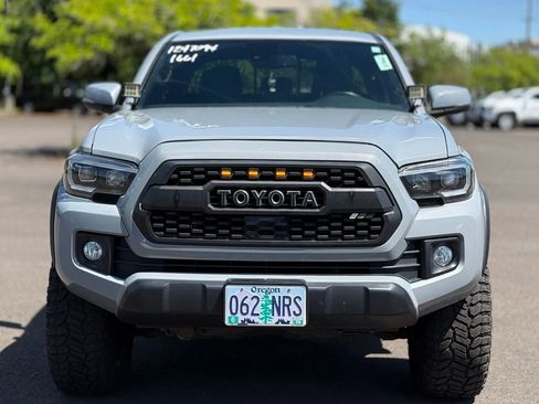 Used 2019 Toyota Tacoma TRD Off-Road AWD/4WD image 8
