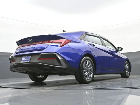 Certified 2024 Hyundai Elantra SEL FWD image 43