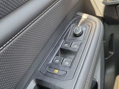 Used 2025 Volkswagen Atlas Cross Sport SEL R-Line AWD/4WD image 15