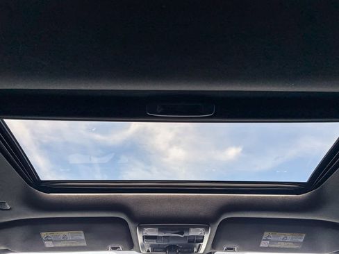 Used 2021 Toyota Tacoma TRD Off-Road w/ TRD Premium Off Road Package image 15