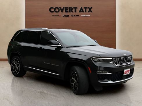 Used 2023 Jeep Grand Cherokee Summit AWD/4WD image 7