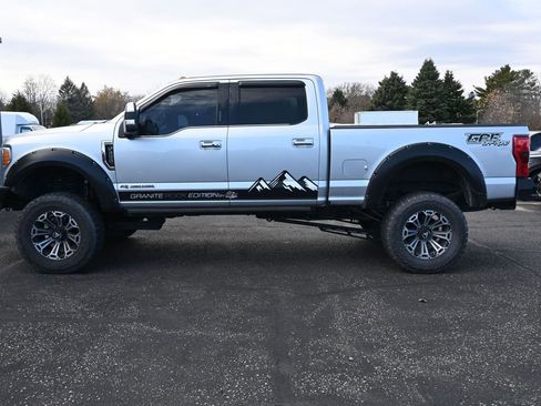 Used 2019 Ford F250 Platinum w/ Platinum Ultimate Package image 10