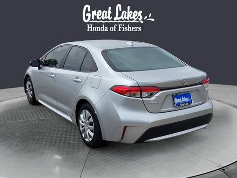 Used 2020 Toyota Corolla LE FWD image 3