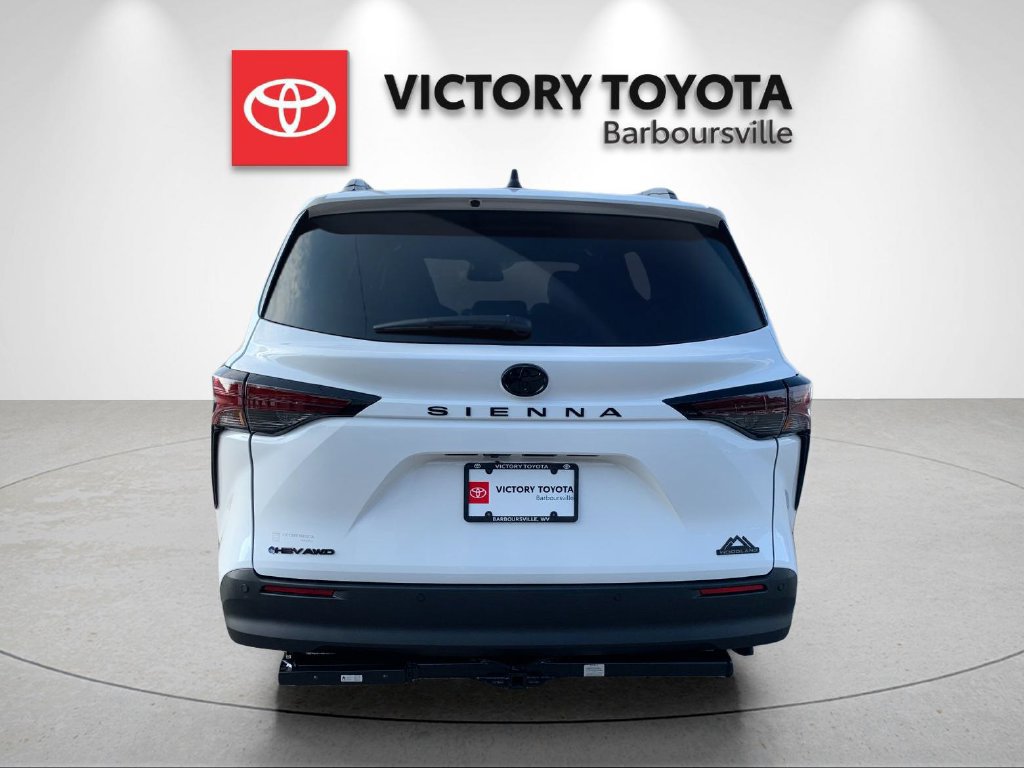 New 2026 Toyota Sienna XLE Woodland Edition AWD/4WD image 4