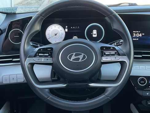 Used 2025 Hyundai Elantra Limited image 22