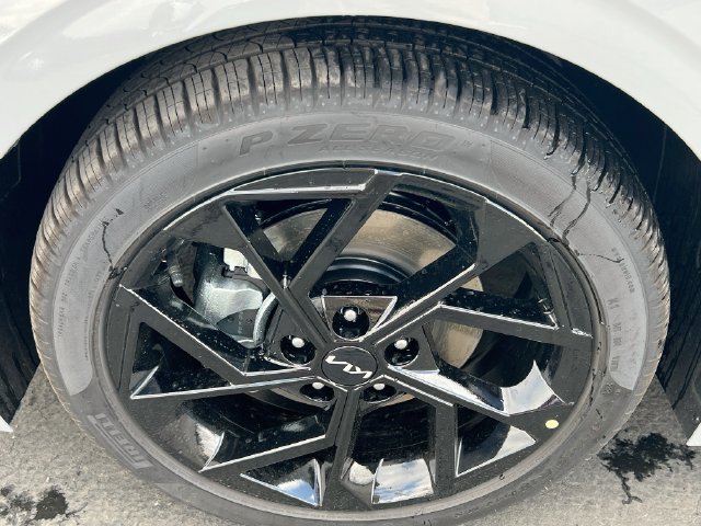 New 2027 Kia K5 GT-Line FWD image 31
