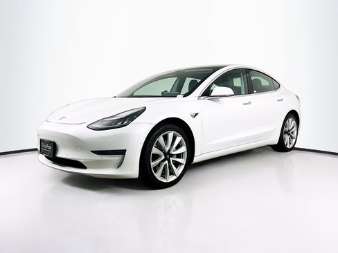 Used 2020 Tesla Model 3 Standard Range Plus RWD image 3