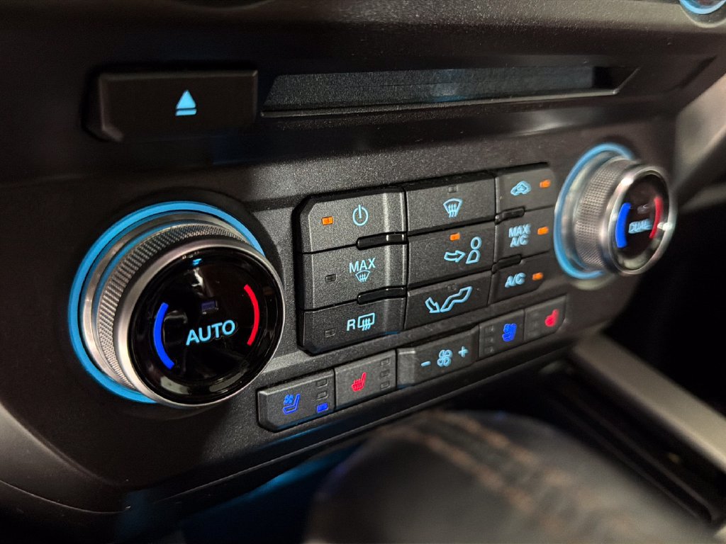 Used 2018 Ford F150 Platinum w/ Equipment Group 701A Luxury AWD/4WD image 25