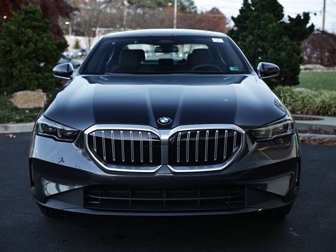 Used 2026 BMW 530i w/ Premium Package RWD image 13