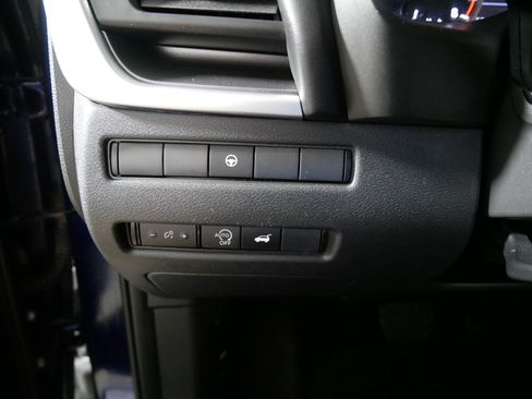 Used 2025 Nissan Rogue SV AWD/4WD image 26