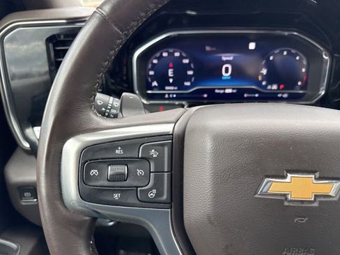 Used 2023 Chevrolet Silverado 1500 LT w/ Leather Package AWD/4WD image 16