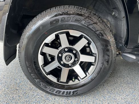 Used 2024 Toyota 4Runner TRD Off-Road Premium w/ Moonroof Package AWD/4WD image 32