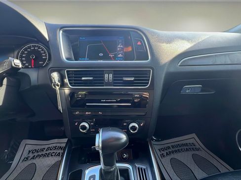 Used 2017 Audi Q5 2.0T Premium Plus w/ Technology Package image 10