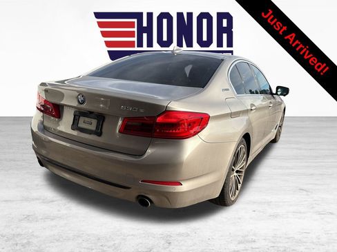 Used 2019 BMW 530e w/ Convenience Package image 2