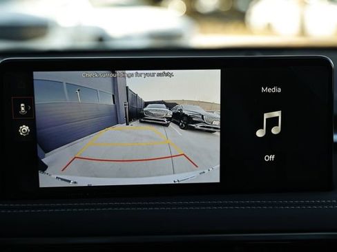 Used 2025 Genesis G70 2.5T image 34