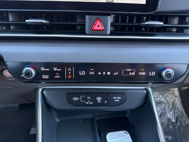 New 2027 Kia Carnival EX FWD image 14