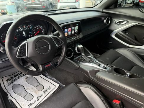 Used 2016 Chevrolet Camaro SS RWD image 11