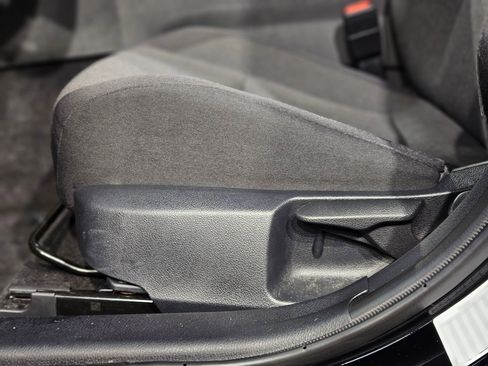 Used 2025 Toyota Camry LE image 23