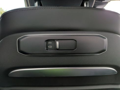 Used 2026 BMW X7 xDrive40i image 36