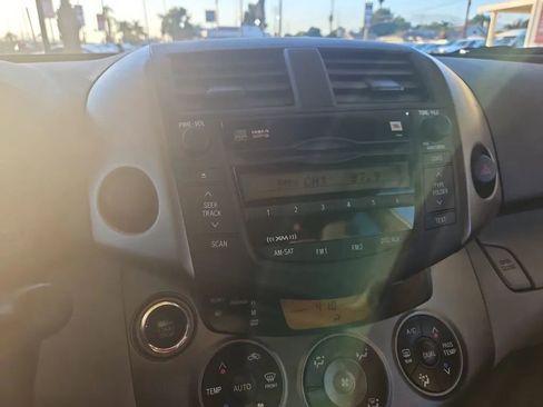 Used 2009 Toyota RAV4 Limited image 39