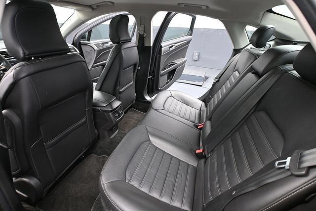 Used 2016 Ford Fusion SE w/ Equipment Group 202A FWD image 32