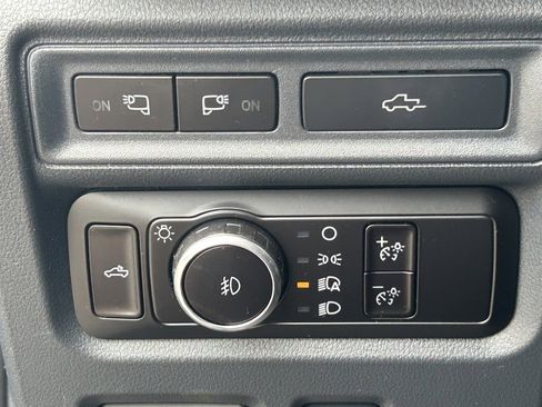 Used 2023 Ford F150 Lariat image 25