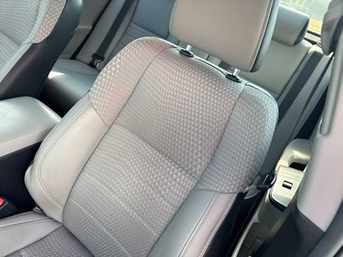 Used 2015 Toyota Camry SE FWD image 10