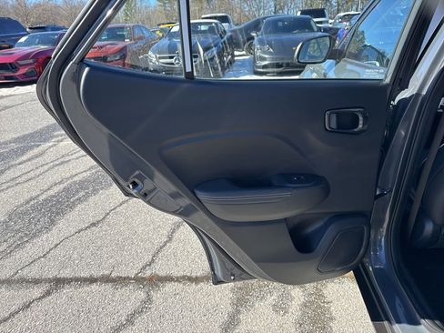 Used 2025 Hyundai Venue Limited image 26