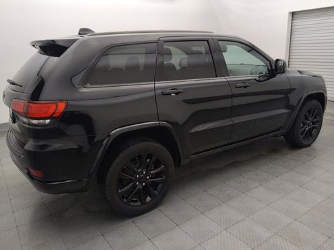Used 2020 Jeep Grand Cherokee Altitude AWD/4WD image 10