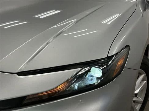 Used 2025 Toyota Camry LE image 31