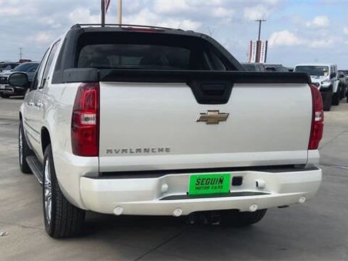 Used 2008 Chevrolet Avalanche LTZ w/ LTZ Preferred Equipment Group image 7