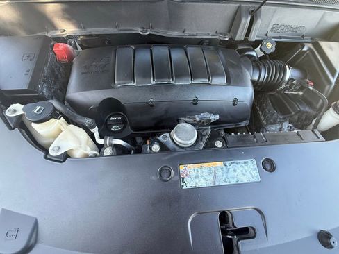 Used 2017 Chevrolet Traverse LT w/ Style and Technology Package image 31