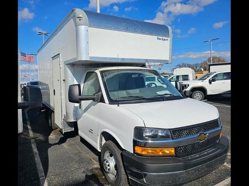 New 2024 Chevrolet Express 4500 w/ Power Convenience Package image 2