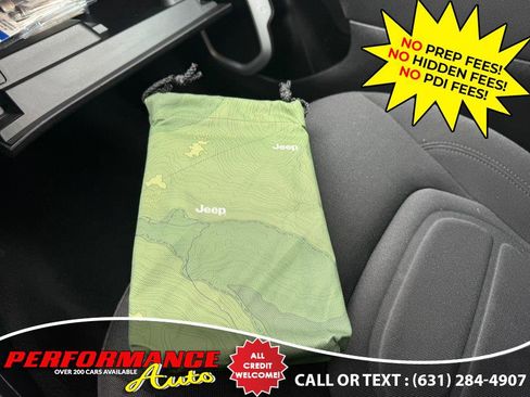 Used 2020 Jeep Renegade Latitude w/ Cold Weather Group image 29