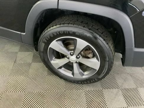 Used 2019 Jeep Cherokee Limited w/ Luxury Group AWD/4WD image 38