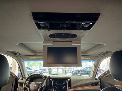 Used 2015 Cadillac Escalade Premium RWD image 25