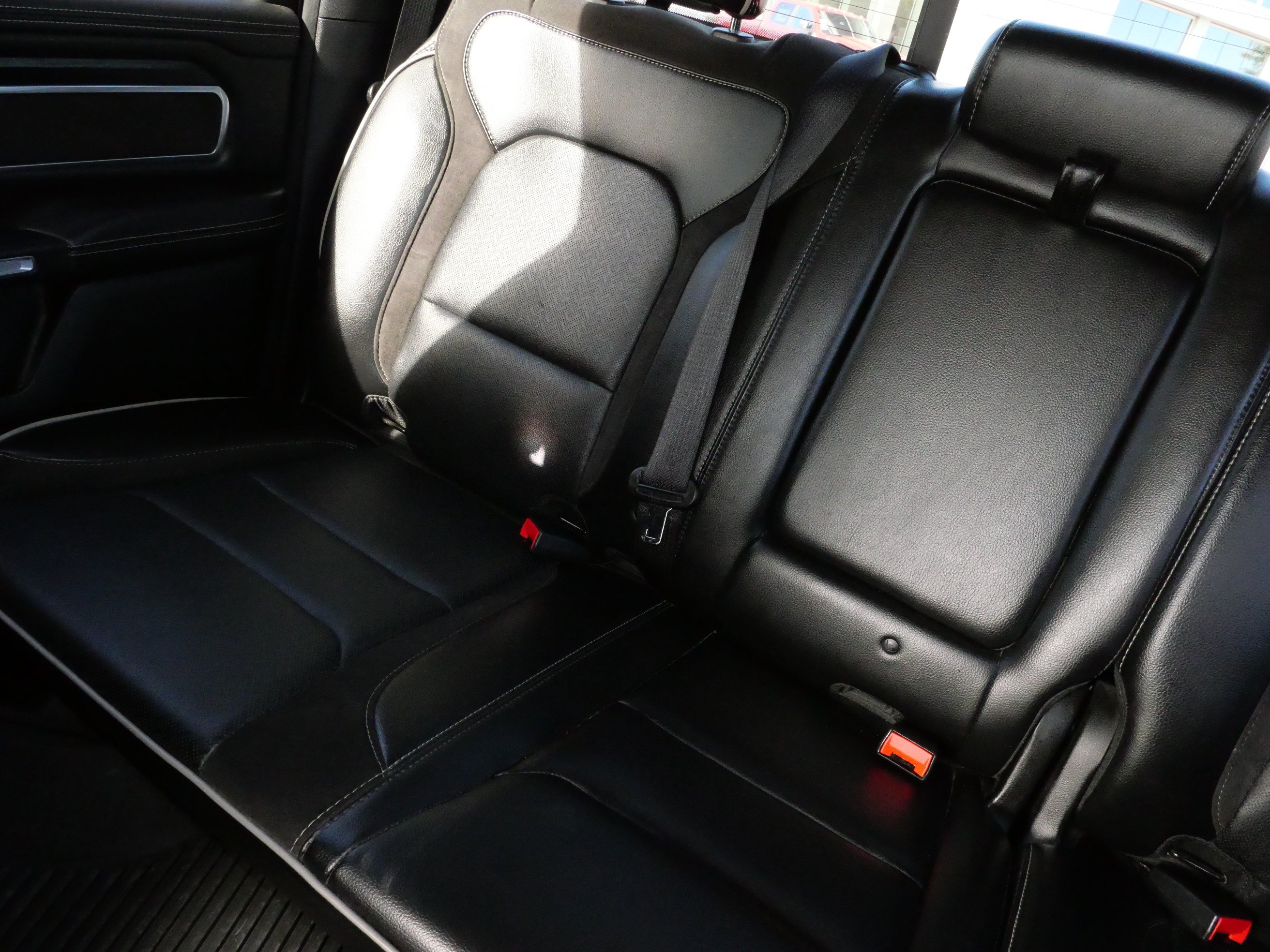 Used 2023 RAM 1500 Laramie AWD/4WD image 12