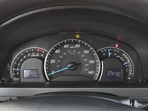 Used 2012 Toyota Camry LE image 9