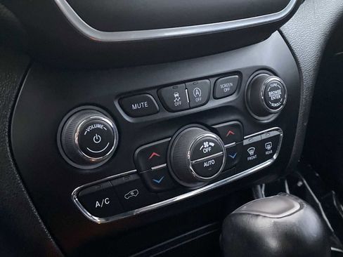 Certified 2023 Jeep Cherokee Altitude Lux image 25