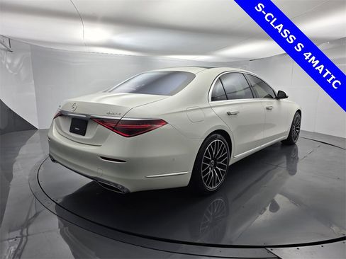 Used 2022 Mercedes-Benz S 500 4MATIC image 4