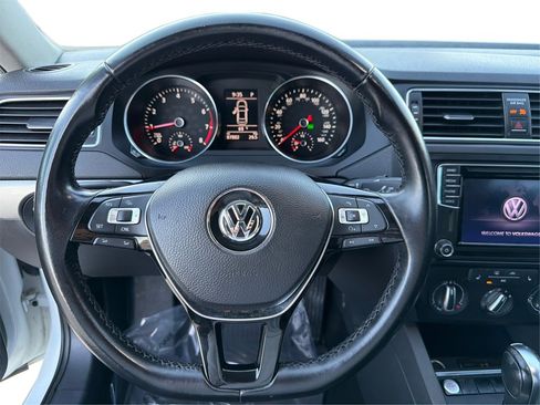 Used 2017 Volkswagen Jetta Wolfsburg Edition image 18