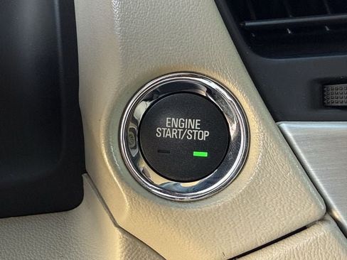 Used 2019 GMC Yukon XL Denali w/ Denali Ultimate Package RWD image 21