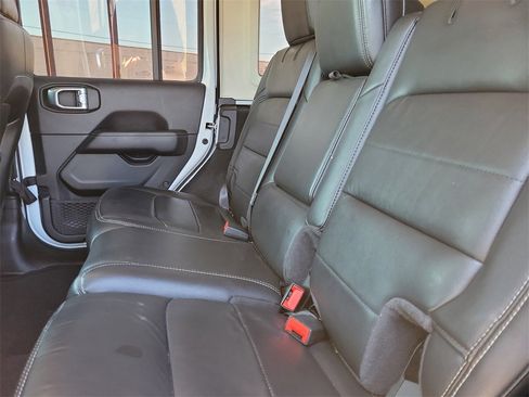 Used 2022 Jeep Wrangler Unlimited Sahara w/ Cold Weather Group image 9