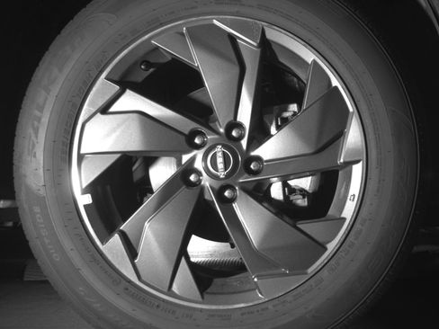 Used 2025 Nissan Rogue SV FWD image 13