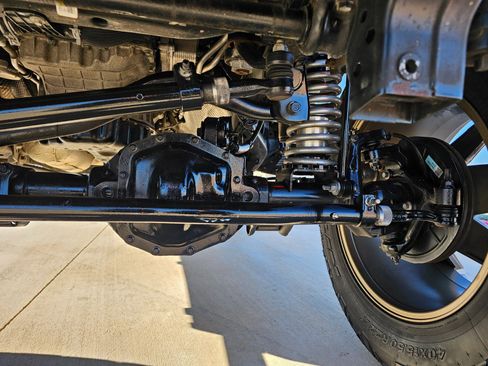 Used 2023 Jeep Gladiator Sport image 31