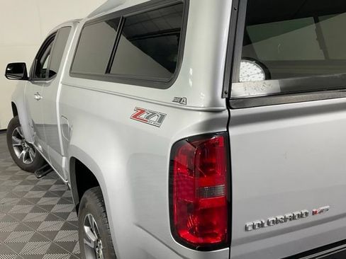 Used 2018 Chevrolet Colorado Z71 AWD/4WD image 34